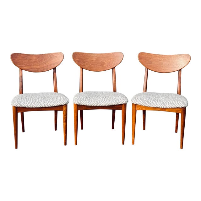 Wood Mid-Century Modern Heritage Contemporary Collection Walnut Dining Side Chair For Sale - Image 7 of 12