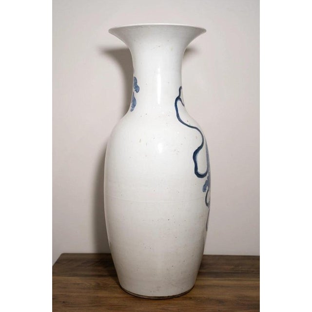Large Antique 19th Century Qing Chinese Blue & White Foo Dog Porcelain Vase For Sale - Image 3 of 18