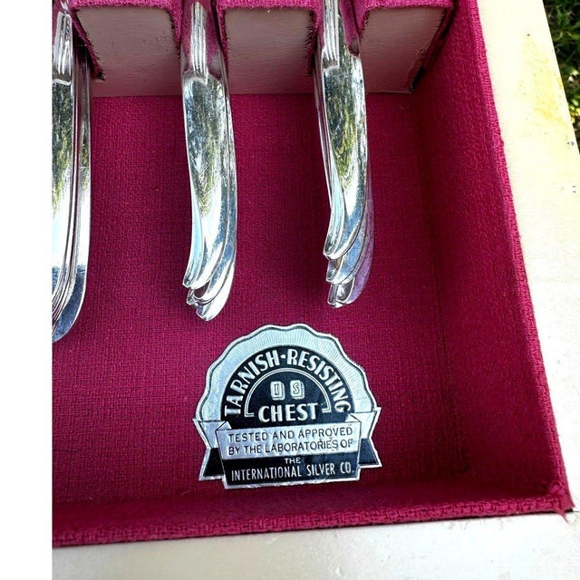 Silver Mid 20th Century 1847 Rogers Bros Flair Silverplate Flatware Service for 16 With Chest - 121 Pcs For Sale - Image 8 of 18