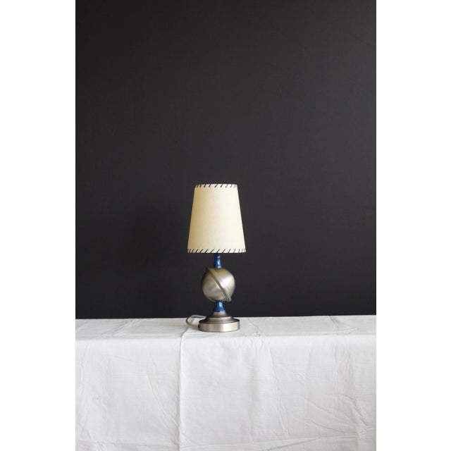 Contemporary 1940s Art Deco Orbital Table Lamp With Shade For Sale - Image 3 of 8