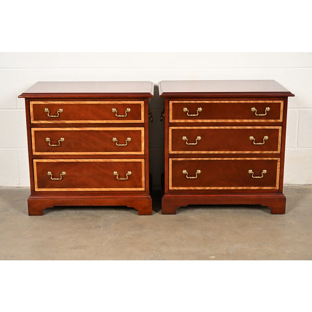 English Baker Furniture Georgian Banded Mahogany Bedside Chests, Pair For Sale - Image 3 of 17