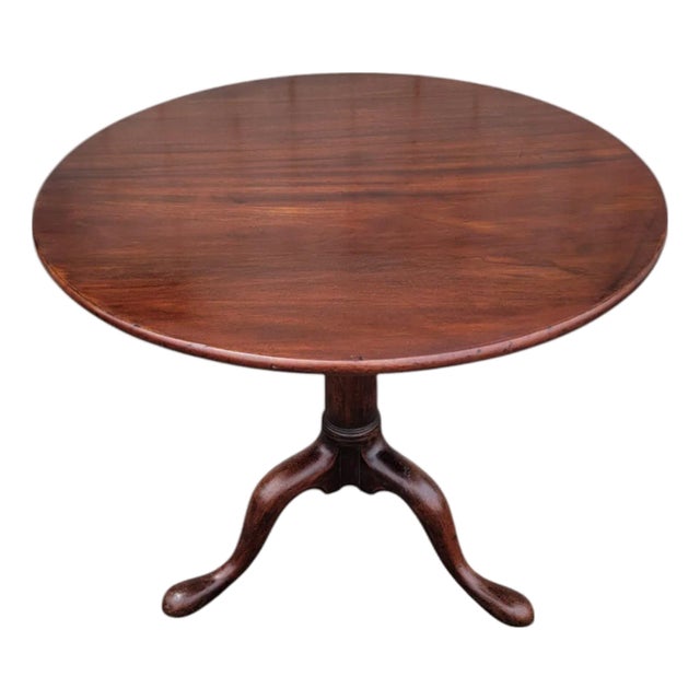Late 17th Century Queen Anne Mahogany Tilt-Top Table Tripod Pedestal Round For Sale