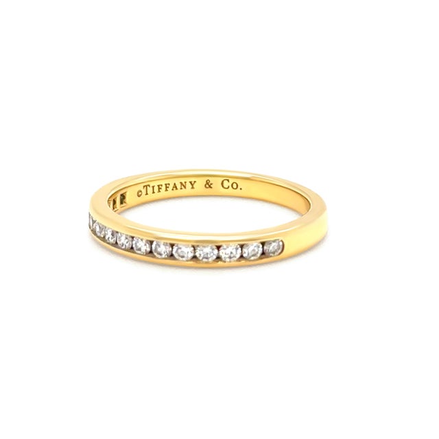 Contemporary Tiffany & Co. 18ct Yellow Gold Diamond Ring, Size 5.25 For Sale - Image 3 of 10