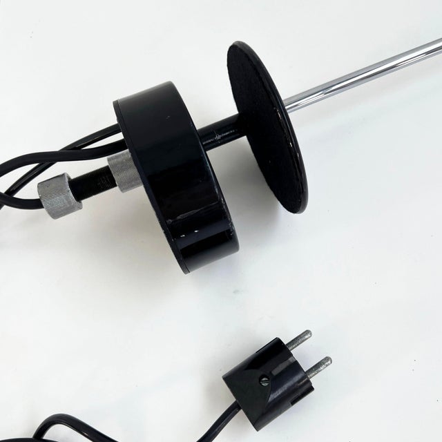 Wing Desk Lamp attributed to Bruno Gecchelin for Oluce, 1970s For Sale - Image 9 of 10