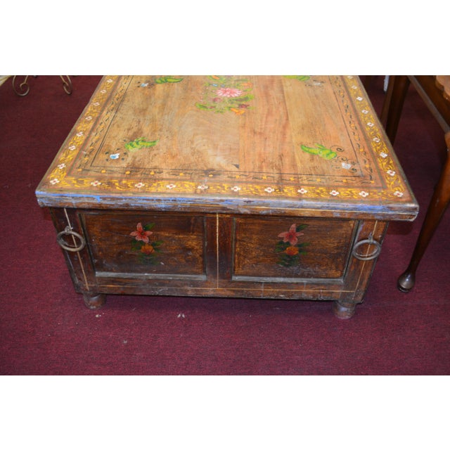 Wood 1980s Hand Painted Color Florals Large Wooden Trunk Box / Coffee Table W/Iron Rings For Sale - Image 7 of 13