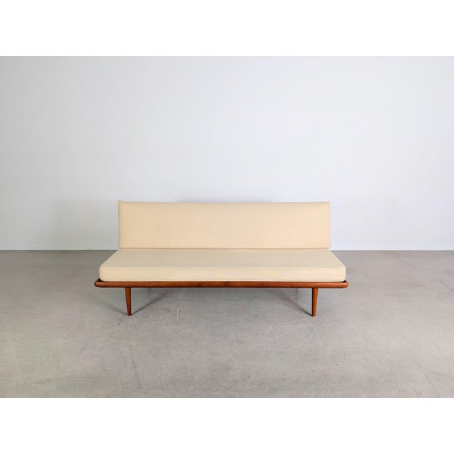 We are offering a beautiful daybed from the 1960s by the Danish manufacturer France & Søn / France & Daverkosen for sale....