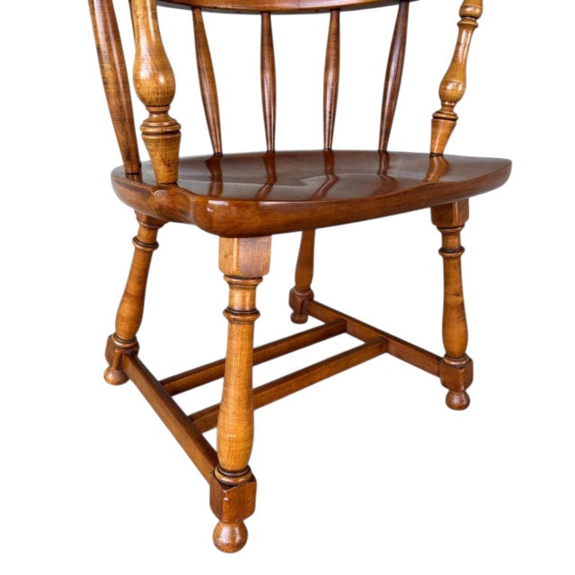 Timeless Charm: Pair of Vintage Mid-Century Maple Captain's Chairs For Sale In Raleigh - Image 6 of 10