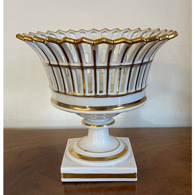 Antique 19th Century Old Paris Porcelain Gilt Reticulated Pedestal Basket or Corbeille For Sale - Image 4 of 10
