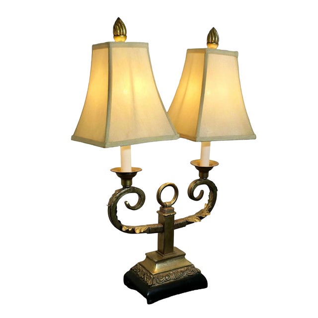 Vintage Art Deco Hollywood Regency Twin Toleware Table Lamp A classical Art Deco design table lamp with double lights and...