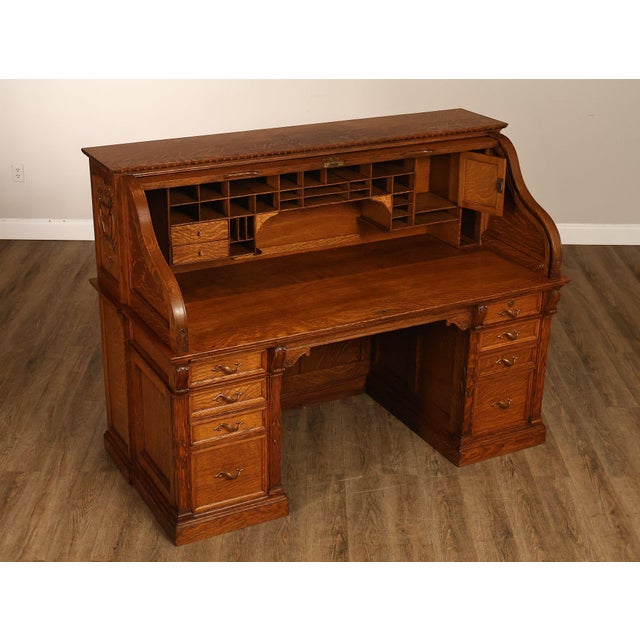 Wood Exceptional Antique Quarter Sawn Oak Roll Top Desk With Carved 'Reading Hardware Co." Crest Panel For Sale - Image 7 of 18