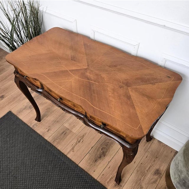 Wood Italian Kidney-Shaped Inlaid Walnut and Burl Wood Desk, 1940s For Sale - Image 7 of 10