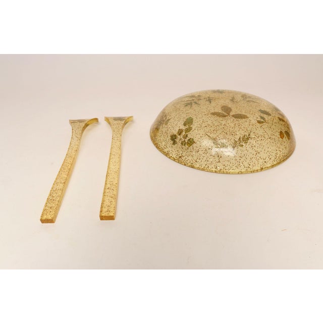 1970s Vintage Botanical Motif Resin / Acrylic Salad Bowl and Servers / Tongs Set by Bilmar - 3 pcs For Sale - Image 5 of 18