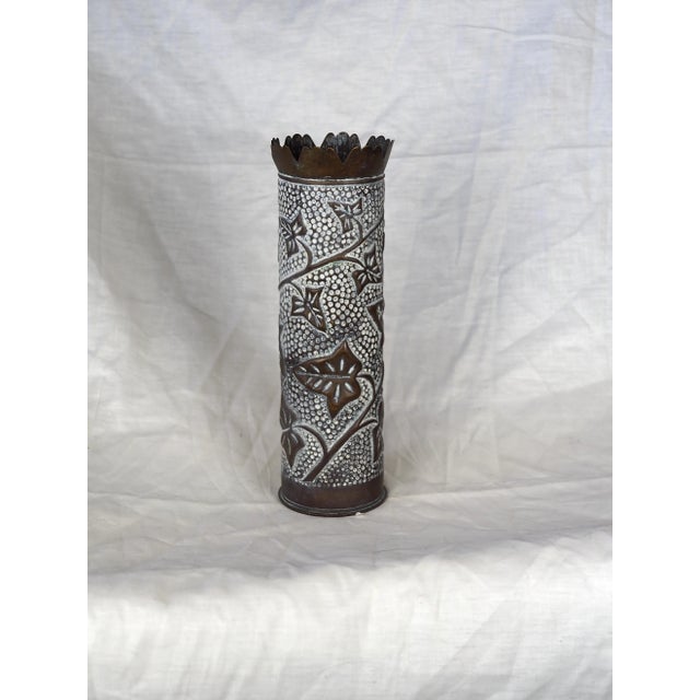 1910s 1915 French World War I Brass Shell Casings Vases With Leaves Pattern and Serrated Neck For Sale - Image 5 of 11