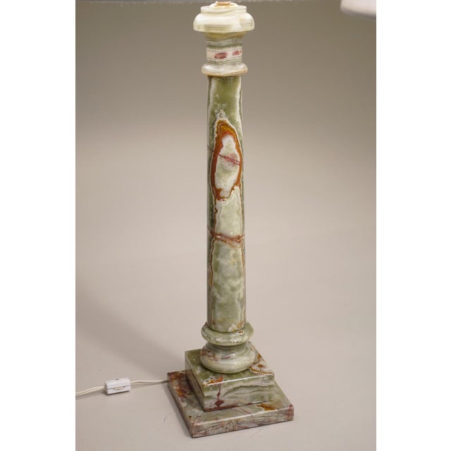 Green XL Pair Neo Classic Hollywood Regency Modern Green & Rust Onyx Marble Tuscan Style Column Table Lamps 1960's Italy For Sale - Image 8 of 14