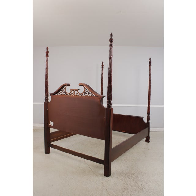 1980s Thomasville Queen Size Mahogany Poster Bed For Sale - Image 5 of 18