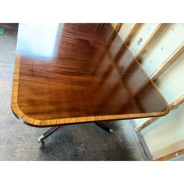 Vintage Regency Style Cross Banded Mahogany Dining Table With 2 Leaves by Biggs Furnture For Sale - Image 16 of 18