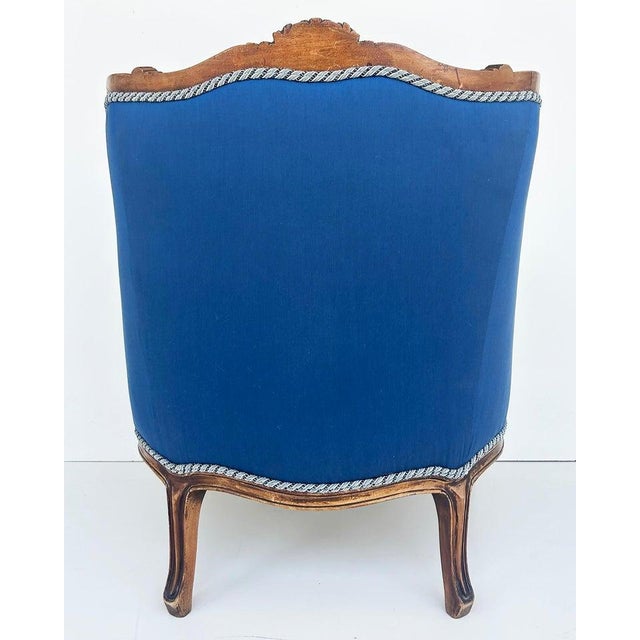 1920s Carved Walnut French Bergeres Armchairs Upholstered in Silk, a Pair For Sale In Miami - Image 6 of 15