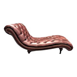 Late 20th Century Large Chesterfield Tufted Burgundy Leather Chaise Longue For Sale