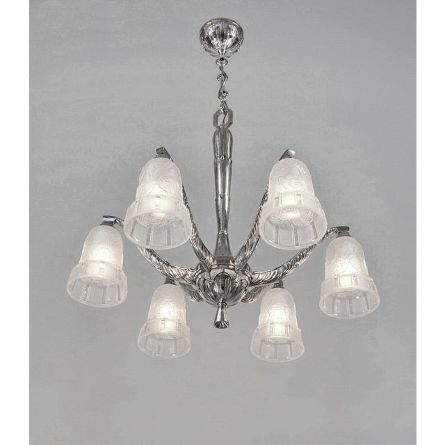 Art Deco Hettier & Vincent French Art Deco Chandelier 1930s - Floral Glass & Nickeled Bronze For Sale - Image 3 of 15