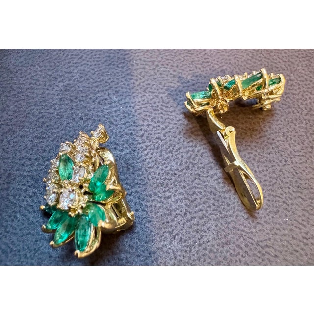 Emerald 1.8Ct Natural Brazilin Marquise Emerald & 2.0 Ct Diamond Clip on Earring 18 KYG For Sale - Image 8 of 18
