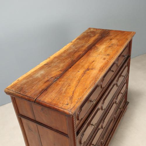 17th Century Baroque Walnut Canterano For Sale - Image 12 of 15