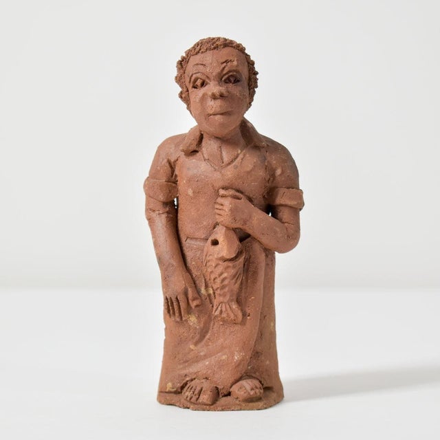 Early 20th Century Earthenware Terracotta Clay Female Figurine With Fish Malawi For Sale In Denver - Image 6 of 7