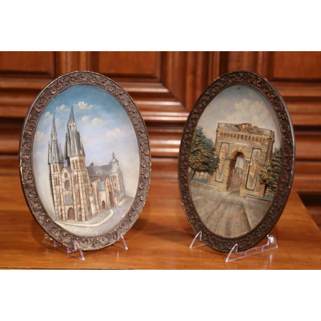 Early 20th Century French Hand-Painted Oval Decorative Wall Platters - a Pair For Sale - Image 4 of 11