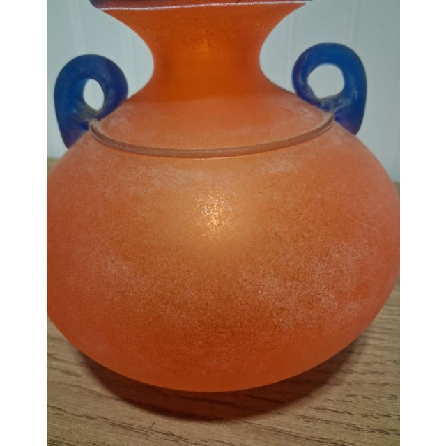 1980s VNTG Franco Moretti Murano Scavo Glass Vase Signed Orange Blue Amphora Mint Condition For Sale In West Palm - Image 6 of 8