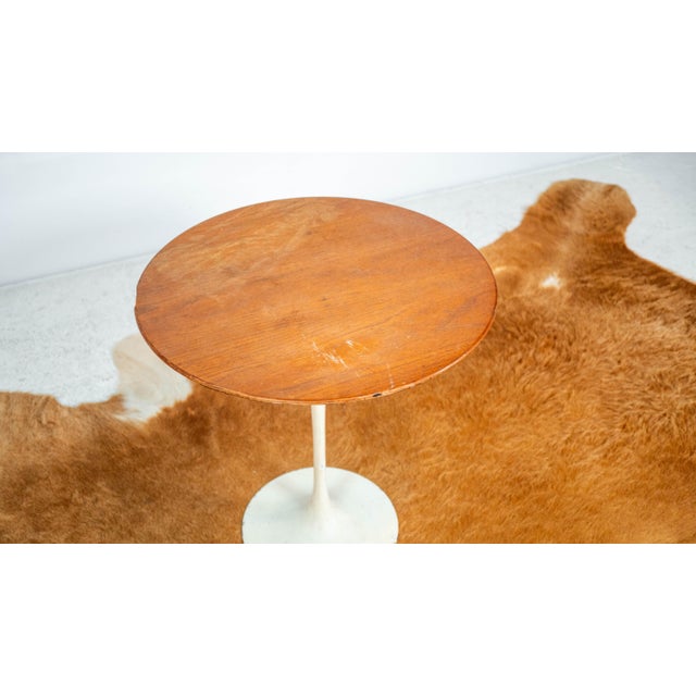 1970s Vintage Knoll International Saarinen Walnut Tulip Side Table For Sale - Image 5 of 13
