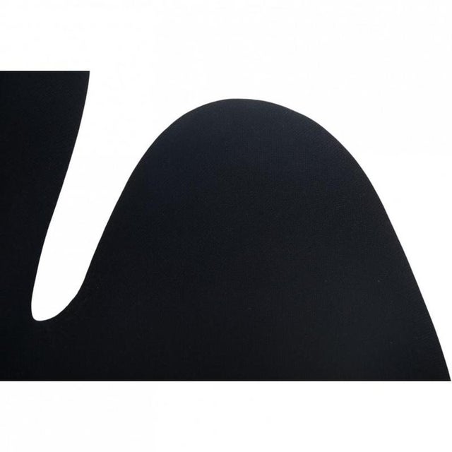 Swan Chair in Black Hallingdal Fabric by Arne Jacobsen, 2006 For Sale - Image 6 of 16