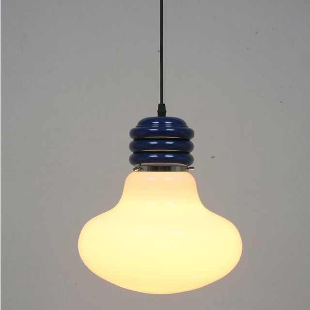 Mid-Century Modern Light Bulb-Shaped Lamp attributed to Enrico Tronconi, 1970s For Sale - Image 3 of 4