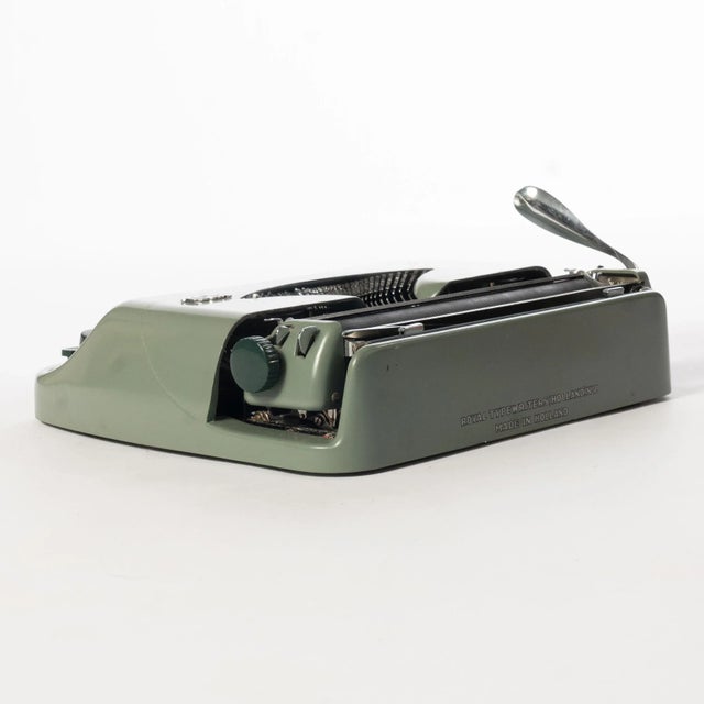 Vintage Royalite Typewriter - 1950's For Sale - Image 6 of 12