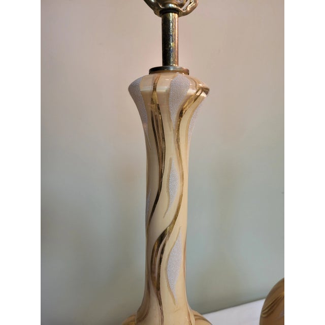 Mid-Century Modern 1950s Pair of Hollywood Regency Lamps For Sale - Image 3 of 11