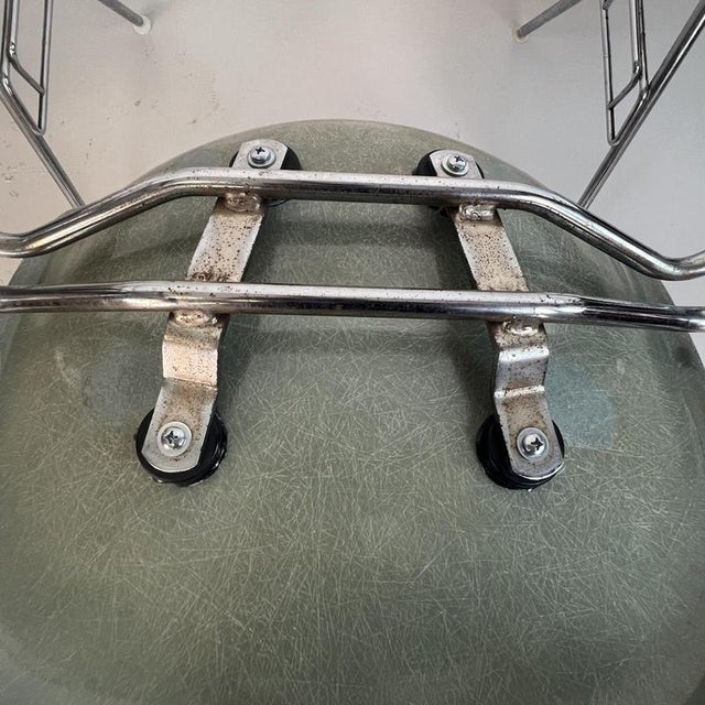 DSS Side Chairs by Charles and Ray Eames for Herman Miller, 1960s, Set of 4 For Sale - Image 9 of 10