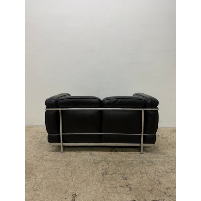 Le Corbusier, Jeanneret and Perriand Lc2 Divano Two-Seat Sofa for Cassina For Sale In Miami - Image 6 of 18