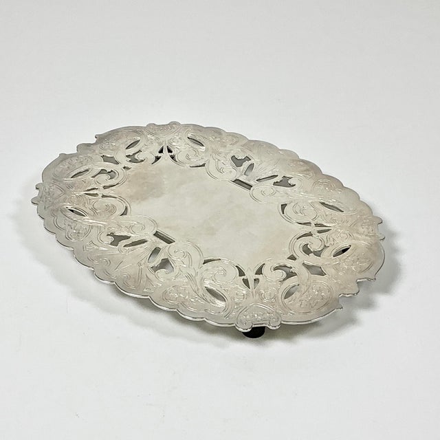Wallace Silversmiths Mid 20th Century Neoclassical Hollywood Regency Traditional Wallace Silverplate Trivet. For Sale - Image 4 of 9