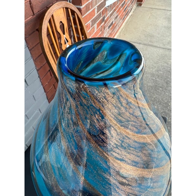 Art Deco 1980s Teal Swirled Vase For Sale - Image 3 of 5