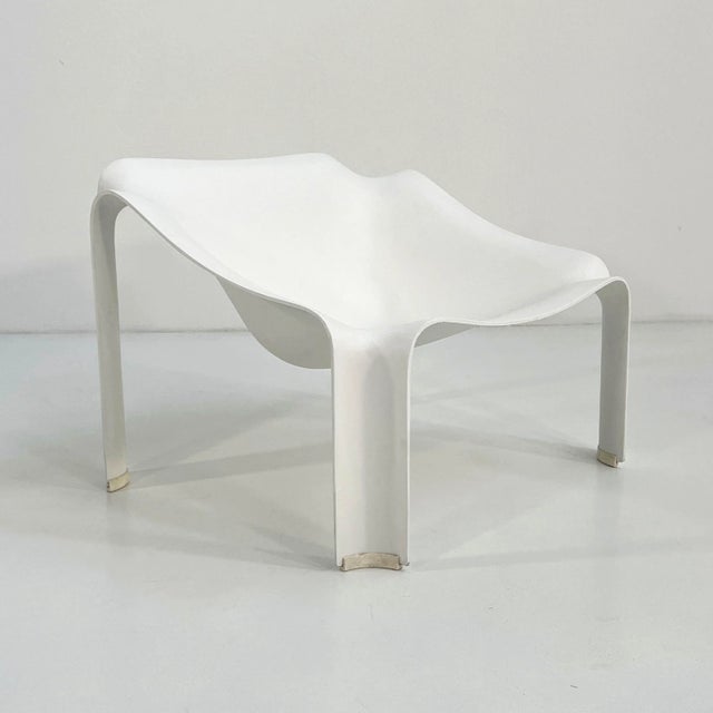 F300 Armchair in Fiberglass by Pierre Paulin for Artifort, 1960s, in Good conditions. Designed 1960 to 1969 This piece has...