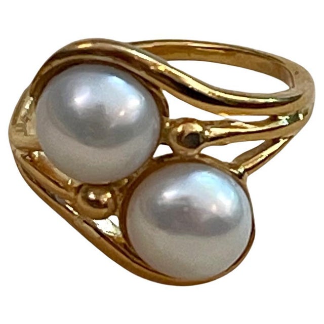 2000 - 2009 18 Karat Yellow Gold And Two Pearls Ring For Sale - Image 5 of 18