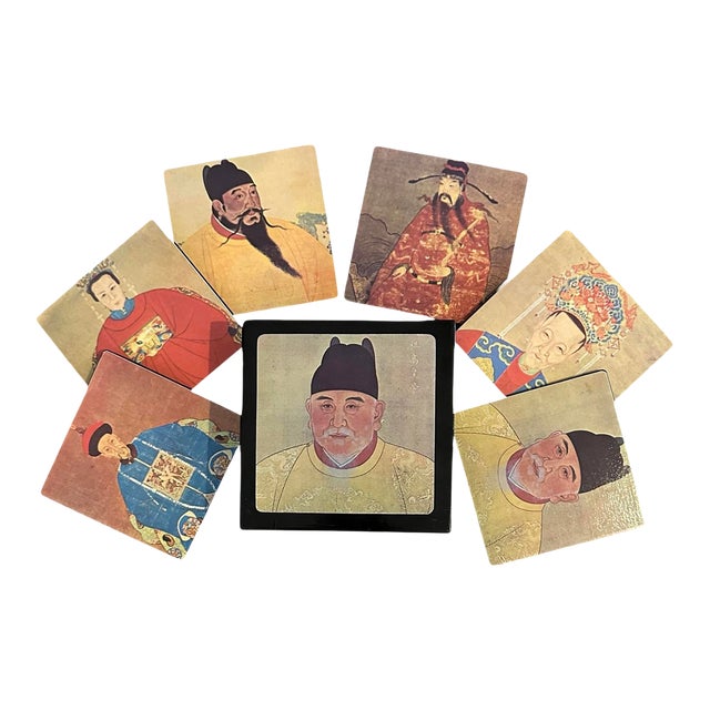 Vintage Chinoiserie Chinese Ancestor Lacquerware Decorative Box With Set of 6 Coasters in the Manner of Mottahedeh , C.1970 For Sale