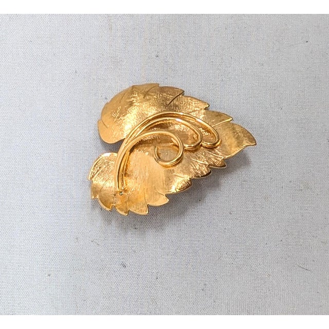 Mid-Century Modern Vintage 1960s Signed Napier Goldtone Leaf Brooch For Sale - Image 3 of 7