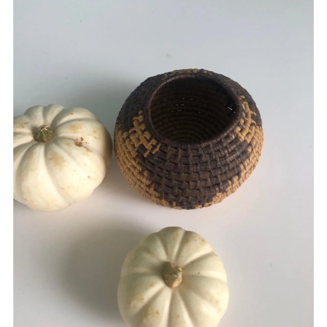 1970s Small Tan and Brown Southwest Style Round Woven Decorative Basket For Sale - Image 5 of 7
