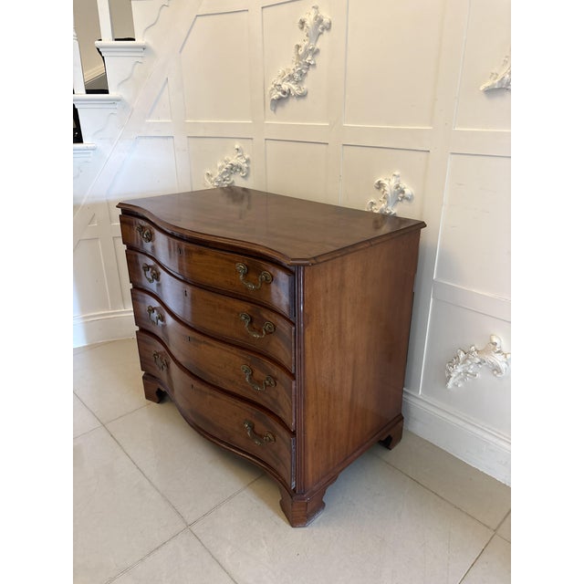 Antique Georgian Serpentine Chest of Drawers in Mahogany, 1700s For Sale - Image 3 of 11