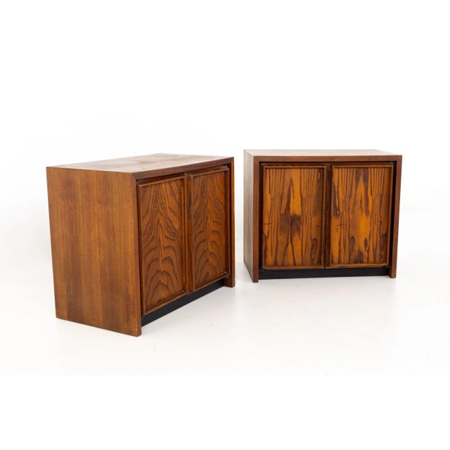 Dillingham Mid Century Pecky Cypress Nightstands - Pair For Sale - Image 13 of 13