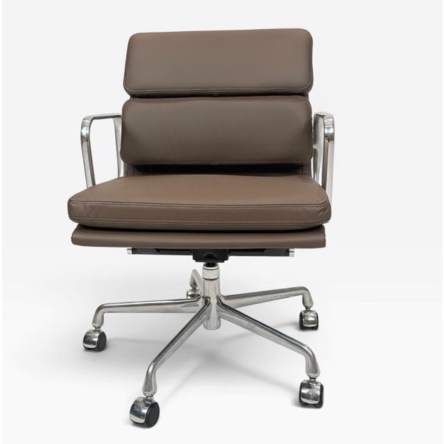 Mid-Century Modern Herman Miller Eames Aluminum Group Soft Pad Management Chair - Espresso Brown Leather For Sale - Image 3 of 10