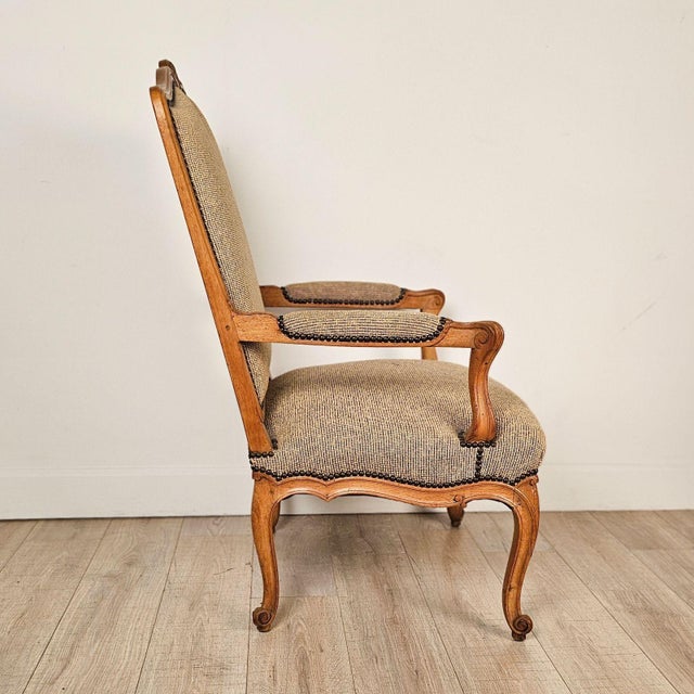 Pair of 19th Century Italian Carved Wooden Chairs in Transitional Style For Sale In San Francisco - Image 6 of 10