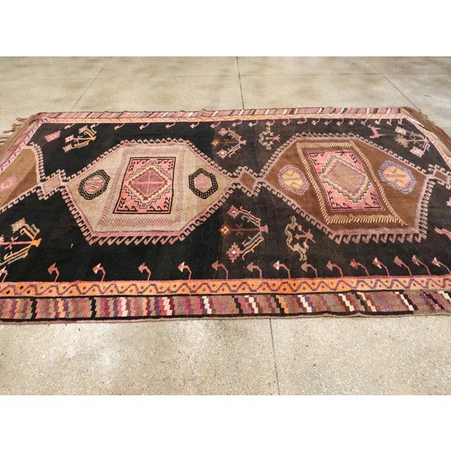 Textile Galerie Shabab Collection Tribal Mid-20th Century Handmade Turkish Anatolian Room Size Carpet For Sale - Image 7 of 10