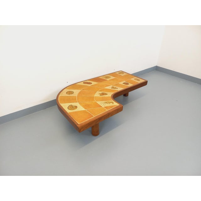 Mid-Century Modern Comma-Shaped Coffee Table with Shell Motifs in Wood and Vallauris Ceramic from Barrois, 1960s-1970s For Sale - Image 3 of 18