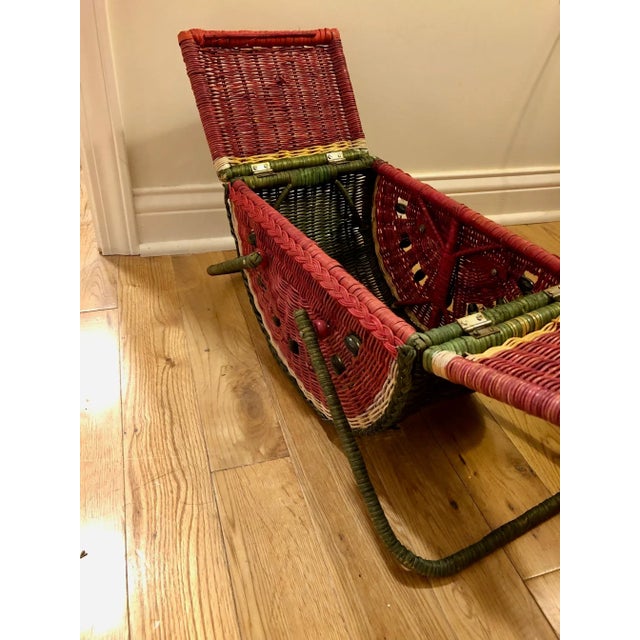 How adorable is this watermelon picnic basket, and how awesome would it look in your kitchen filled with fruits and...