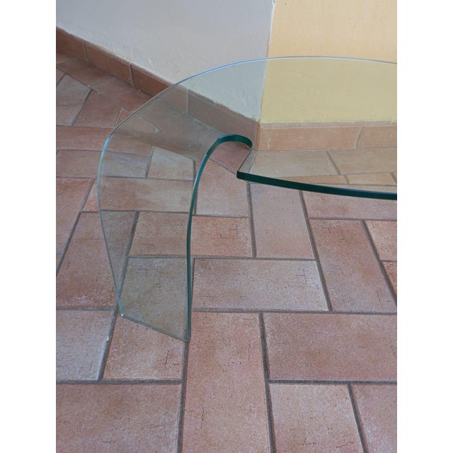 Sculptural Coffee Table in Curved Glass from Fiam, Italy, 1990s For Sale - Image 4 of 13